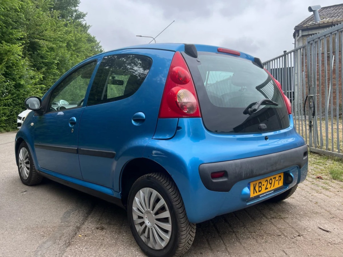 Peugeot 107 1.0 |Apk | Elektr ramen | Lage KM | 4 Nieuwe banden | 5 Deurs - Thumbnail 2