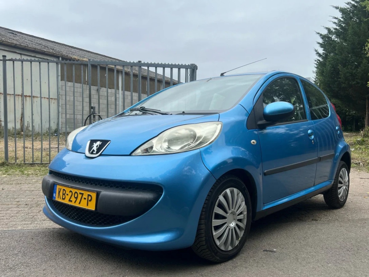 Peugeot 107 1.0 |Apk | Elektr ramen | Lage KM | 4 Nieuwe banden | 5 Deurs - Foto 1