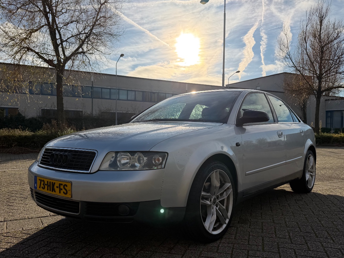 Audi A4 1.6 Limousine | Apk | Nap | Airco | Lage KM | Elektr ramen | Trekhaak | Parkeersensoren