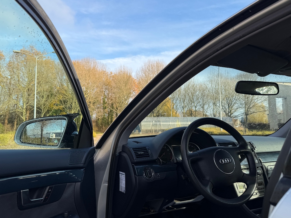 Audi A4 1.6 Limousine | Apk | Nap | Airco | Lage KM | Elektr ramen | Trekhaak | Parkeersensoren - Thumbnail 6